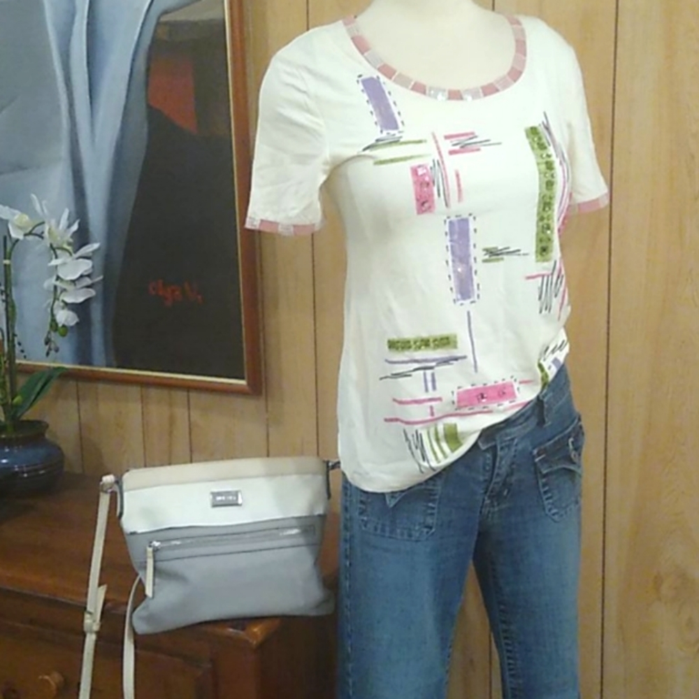 T shirt with embroidery